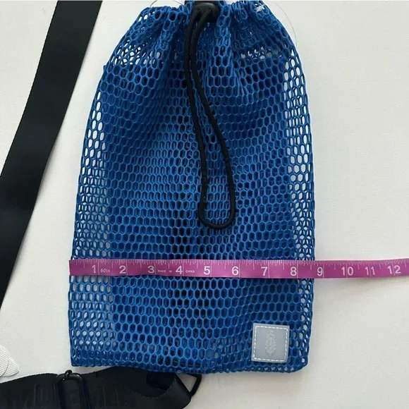 FP Movement Mini Mesh Sling Bag - Picture 12 of 13